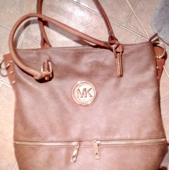 Michael kors purse - Picture 1 of 2